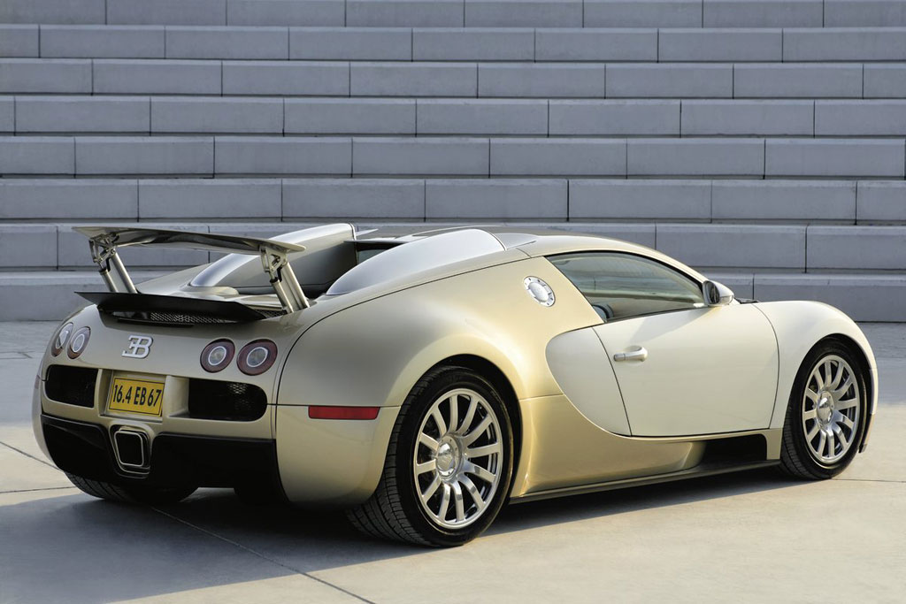 Golden Bugatti Veyron Sparks Even More Gold Diggers goldbugattiveyron4